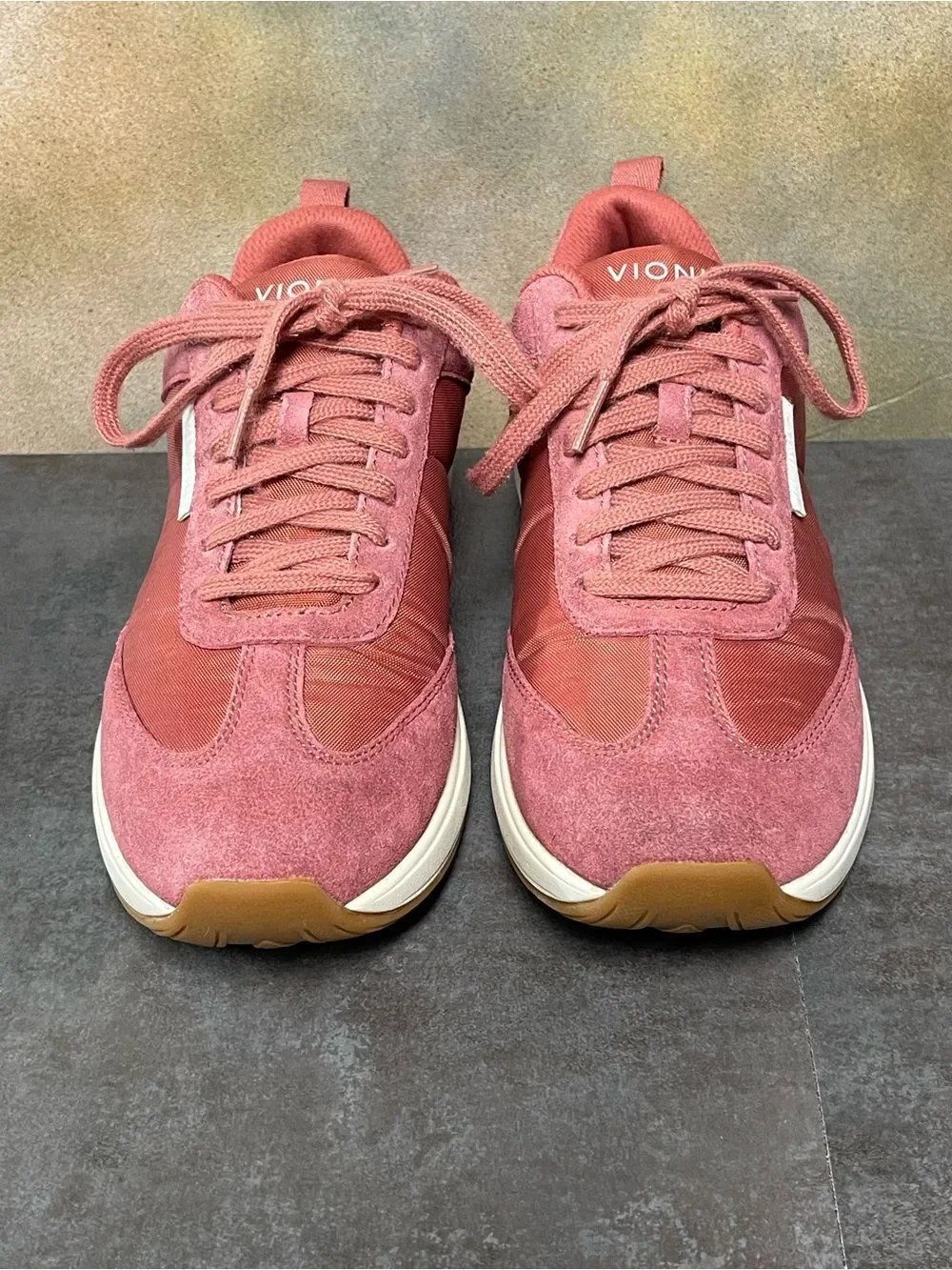 Vionic Breilyn Women's Sneakers Salmon Size 9.5